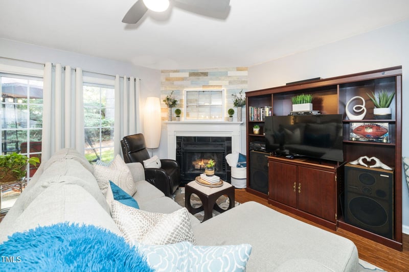 7704 Falcon Rest Cir, Raleigh, NC 27615