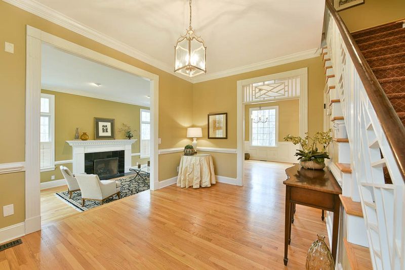 7705 Amesbury Dr, Chapel Hill, NC 27514