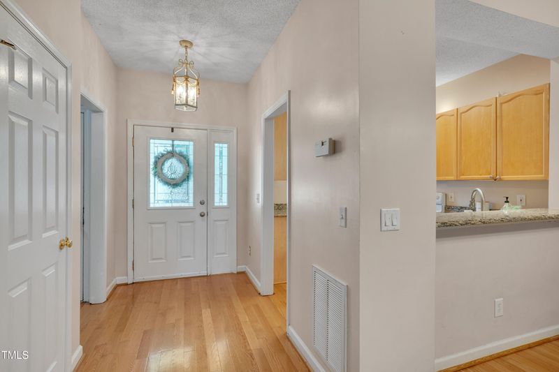 7705 Astoria Pl, Raleigh, NC 27612