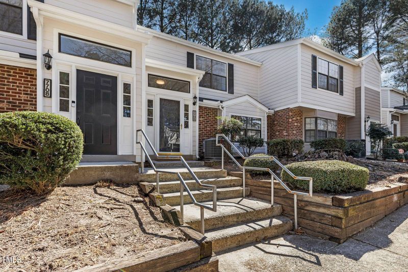 7706 Falcon Rest Cir, Raleigh, NC 27615