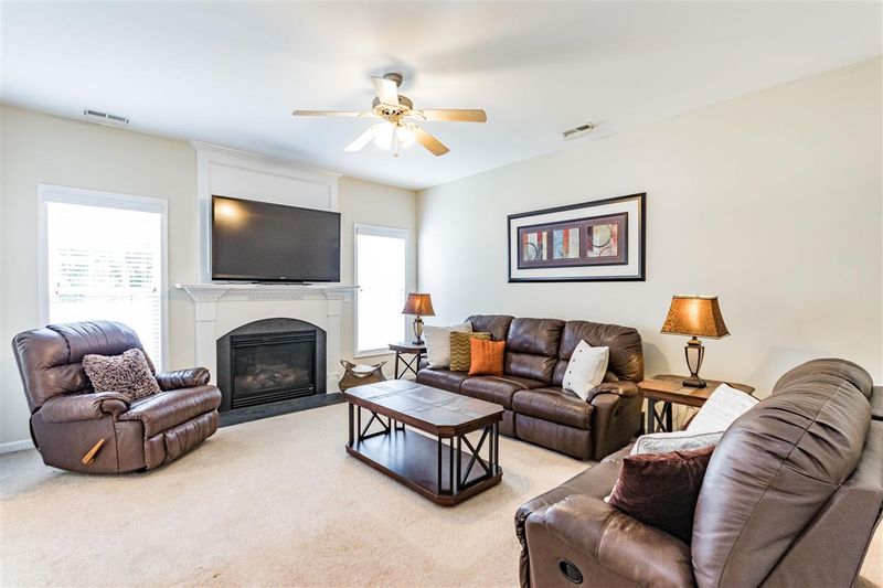 7706 Oak Marsh Dr, Raleigh, NC 27616