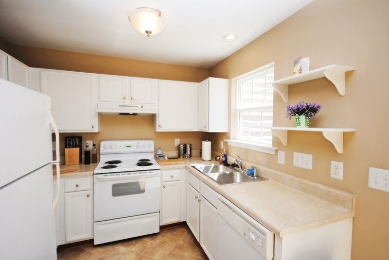 7708 Averette Field Dr, Raleigh, NC 27616