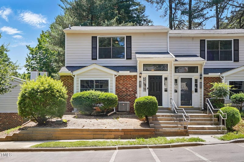 7708 Falcon Rest Cir, Raleigh, NC 27615