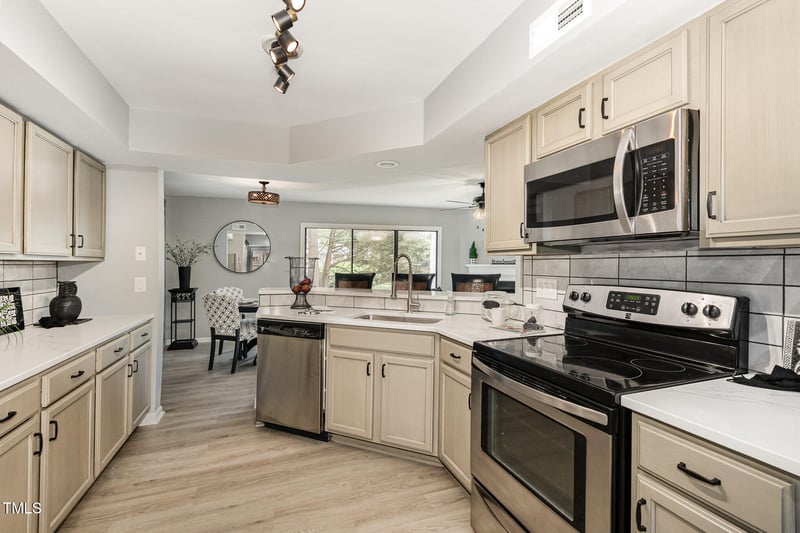 7708 Falcon Rest Cir, Raleigh, NC 27615