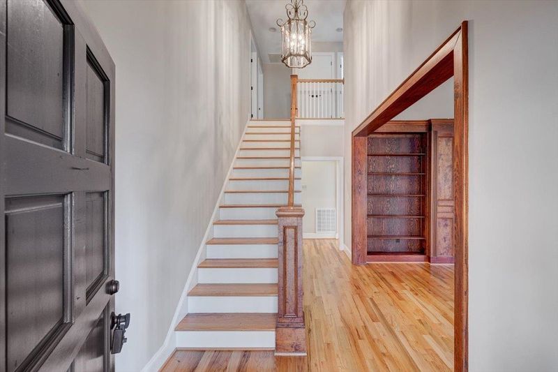 7708 Pinecrest Rd, Raleigh, NC 27613