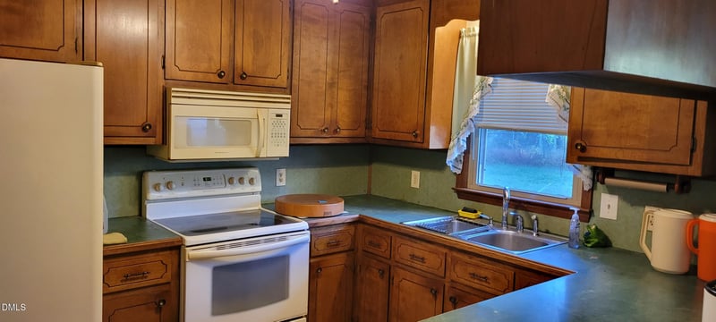 7711 Quail Hollow Dr, Hillsborough, NC 27278