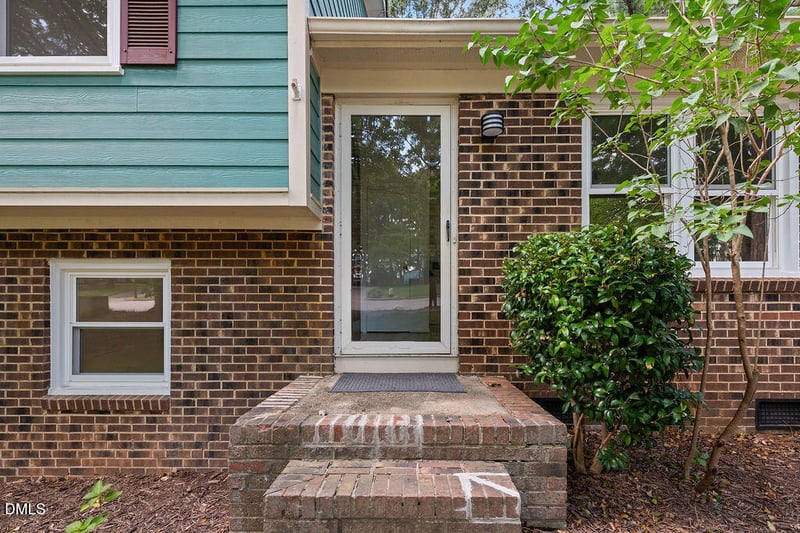 7713 Longstreet Dr, Raleigh, NC 27615