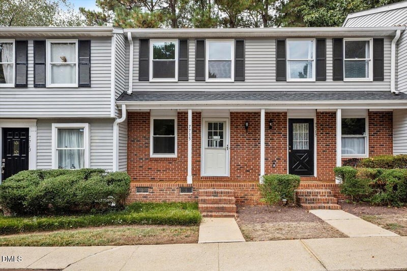 7715 Kingsberry Ct, Raleigh, NC 27615