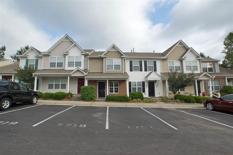 7719 River Field Dr, Raleigh, NC 27616