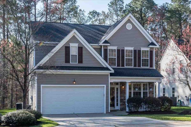 7724 Braefield Dr, Raleigh, NC 27616