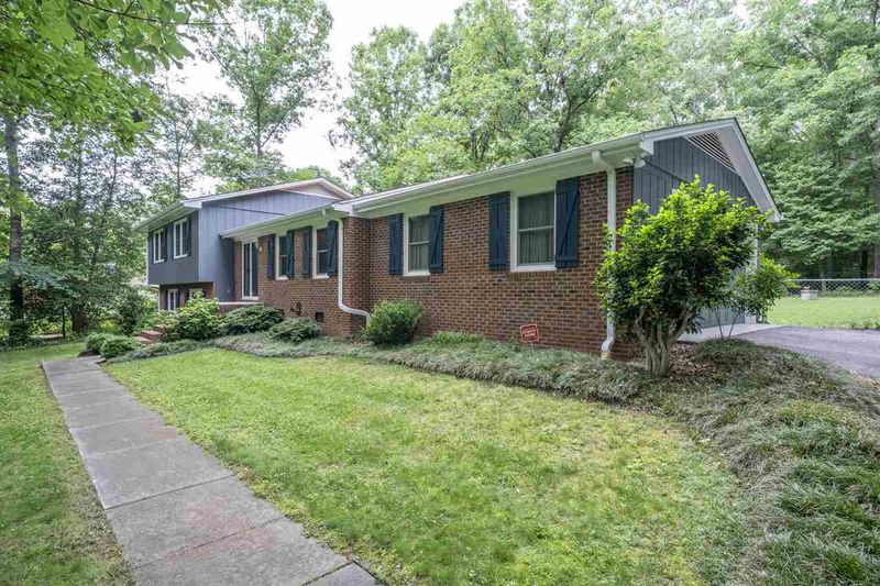 7725 Brookdale Dr, Raleigh, NC 27616