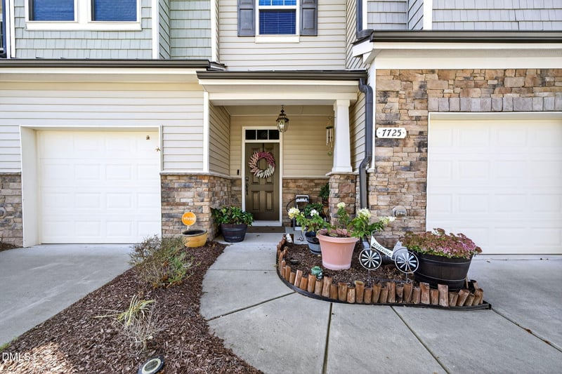 7725 Weathered Oak Way, Raleigh, NC 27616