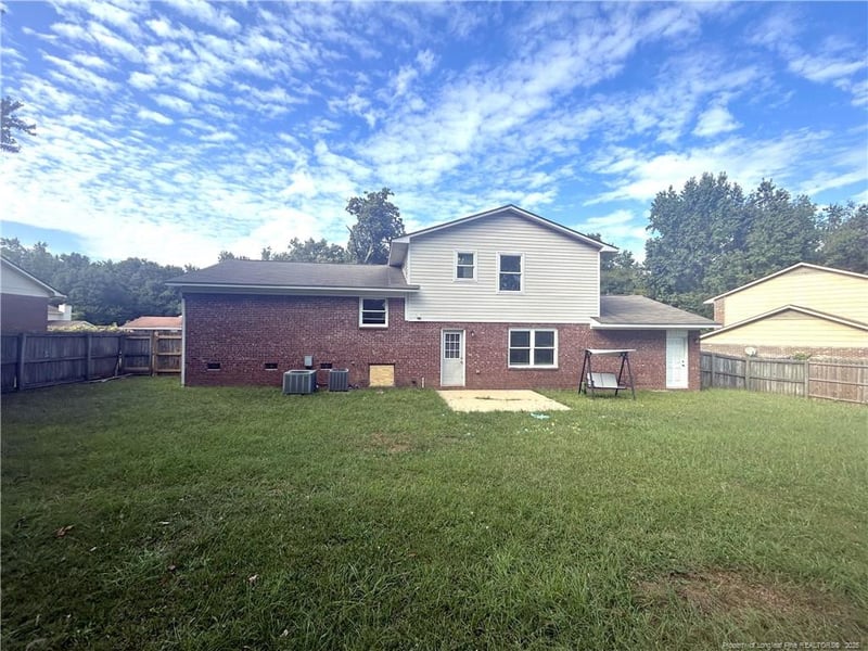 7726 Temperance Dr, Fayetteville, NC 28314