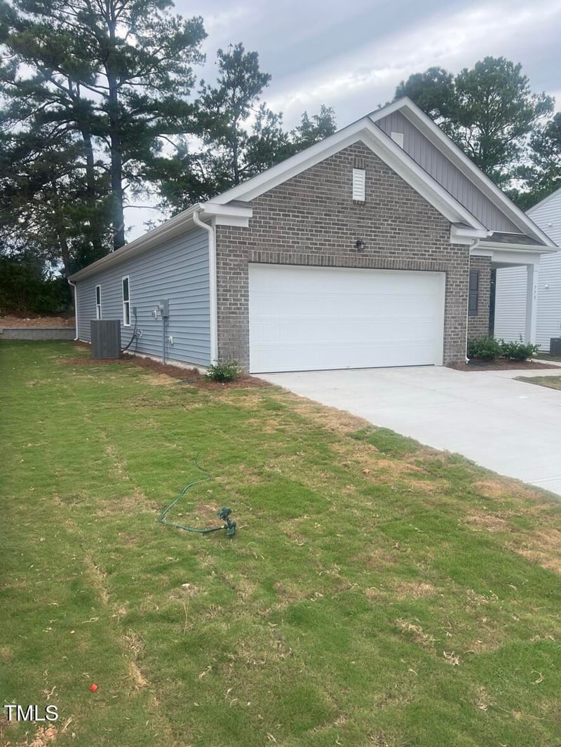 773 Shepard Rock Dr, Zebulon, NC 27597