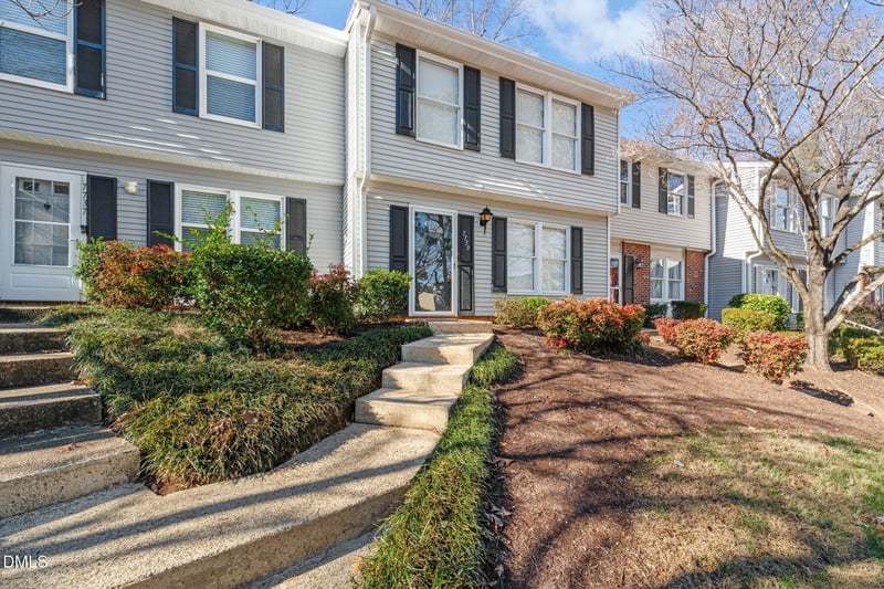 7739 Ohmann Ct, Raleigh, NC 27615