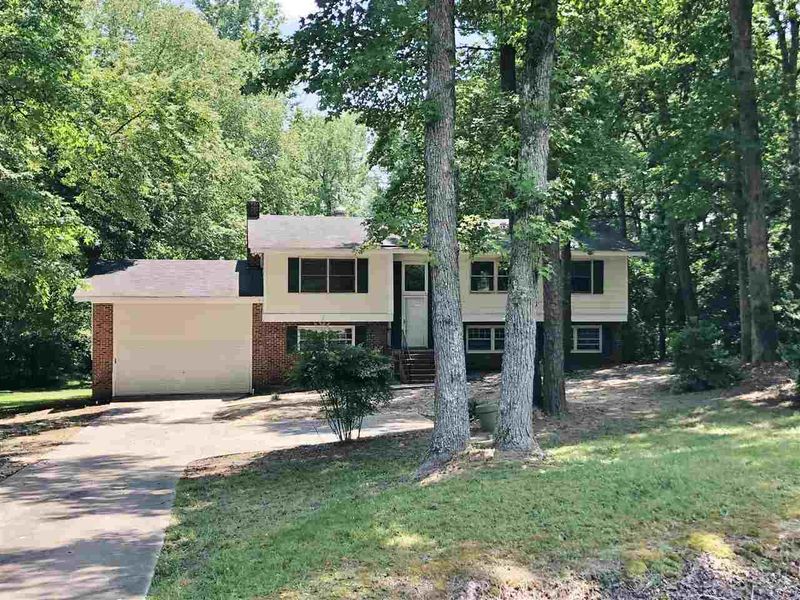 7748 Brookdale Dr, Raleigh, NC 27616