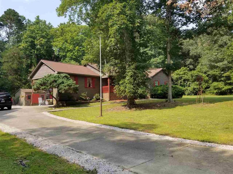 7753 Brookdale Dr, Raleigh, NC 27616