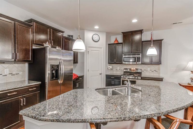776 Treviso Ln, Apex, NC 27502