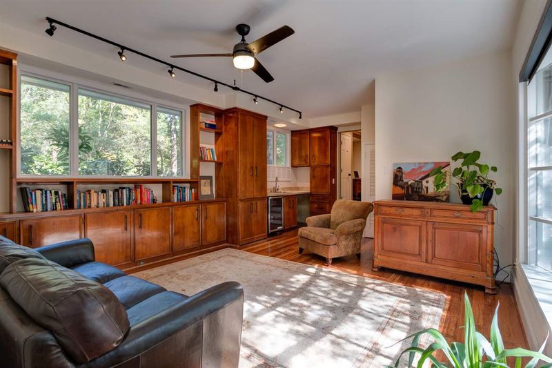 779 Old Mill Rd, Chapel Hill, NC 27514