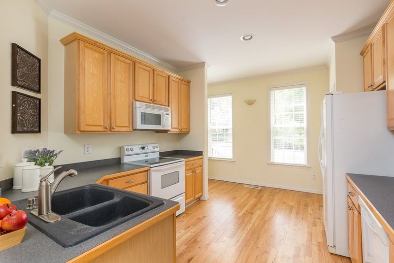 78 Scottish Ln, Durham, NC 27707