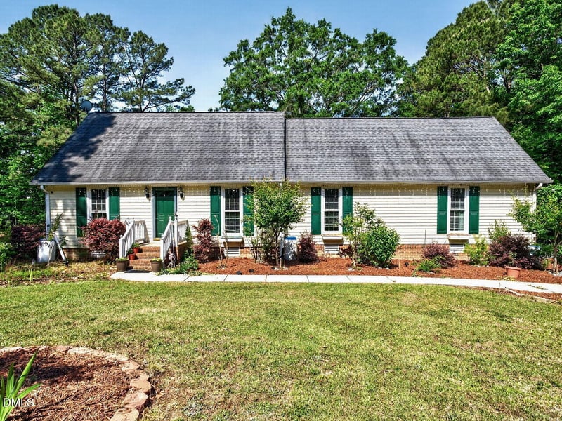 78 Tally Ho Dr, Selma, NC 27576
