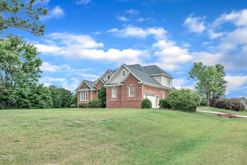 7800 Twin Pines Way, Fuquay Varina, NC 27526