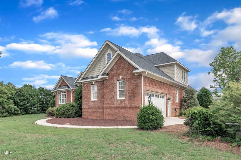 7800 Twin Pines Way, Fuquay Varina, NC 27526