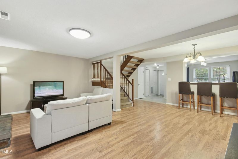 7803 Stephanie Ln, Raleigh, NC 27615