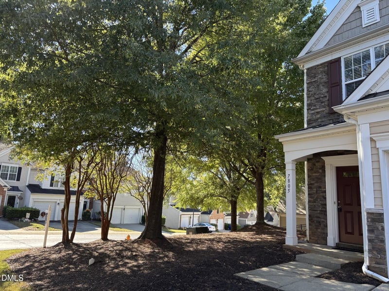 7805 Jeffrey Alan Ct, Raleigh, NC 27613