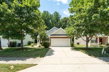 7807 Braefield Dr, Raleigh, NC 27616