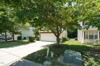 7807 Braefield Dr, Raleigh, NC 27616