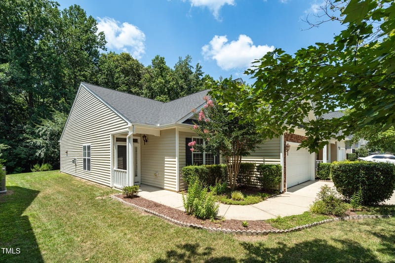 7807 Braefield Dr, Raleigh, NC 27616