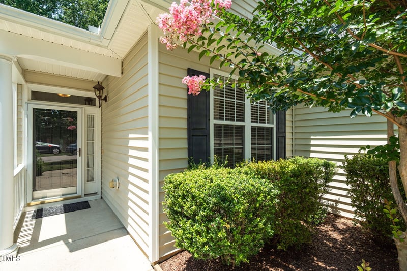 7807 Braefield Dr, Raleigh, NC 27616