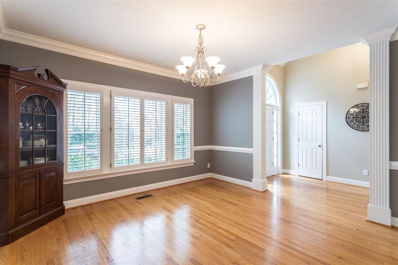 7809 Umstead Forest Dr, Raleigh, NC 27612