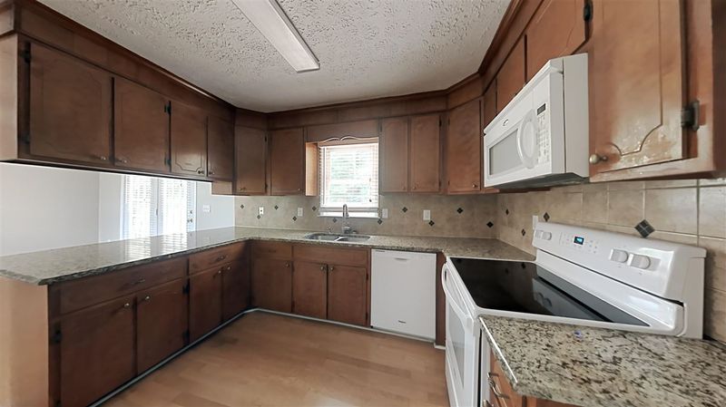 781 Tarboro Rd, Youngsville, NC 27596