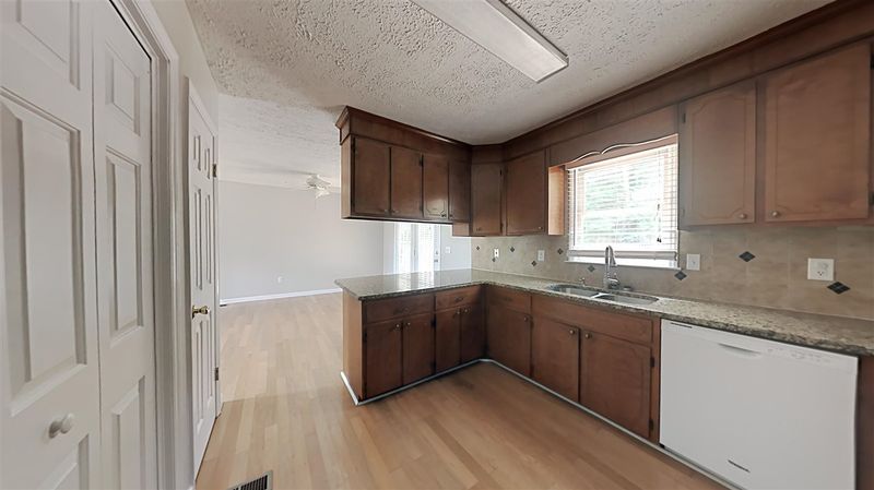 781 Tarboro Rd, Youngsville, NC 27596