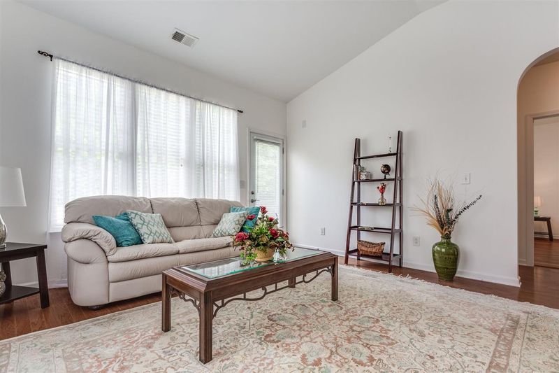 7812 Cape Charles Dr, Raleigh, NC 27617