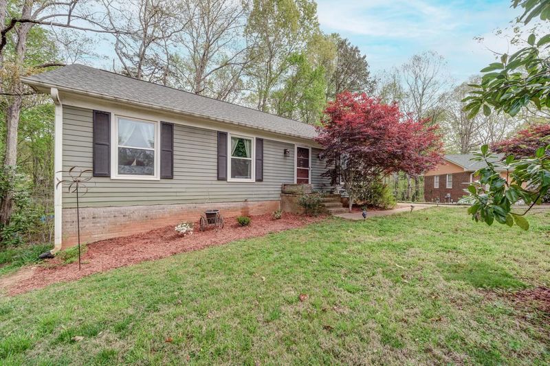 7813 Fairmont Ct, Raleigh, NC 27615