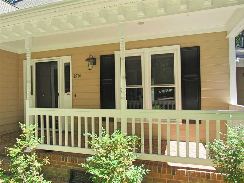 7814 Hawthorne Dr, Hillsborough, NC 27278