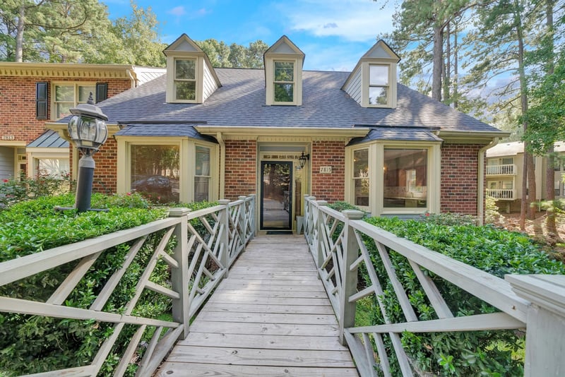 7815 Coach House Ln, Raleigh, NC 27615