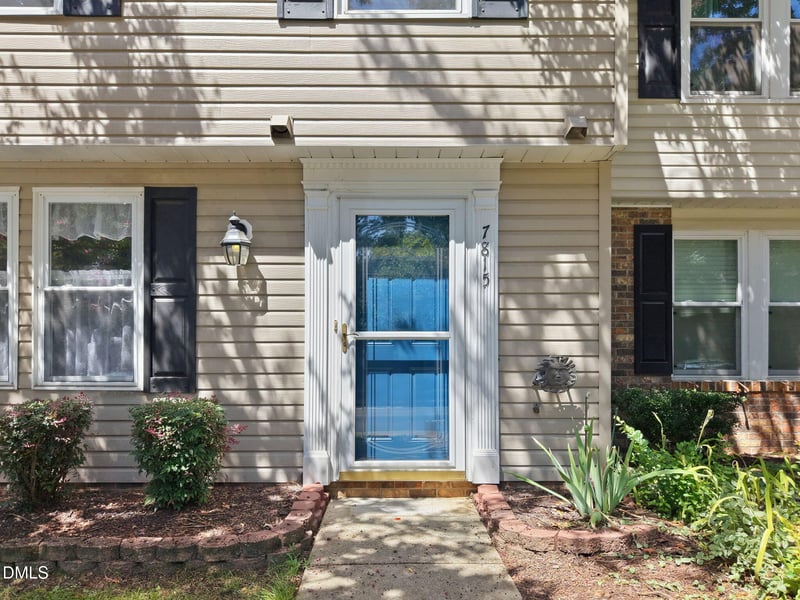 7815 Stephanie Ln, Raleigh, NC 27615