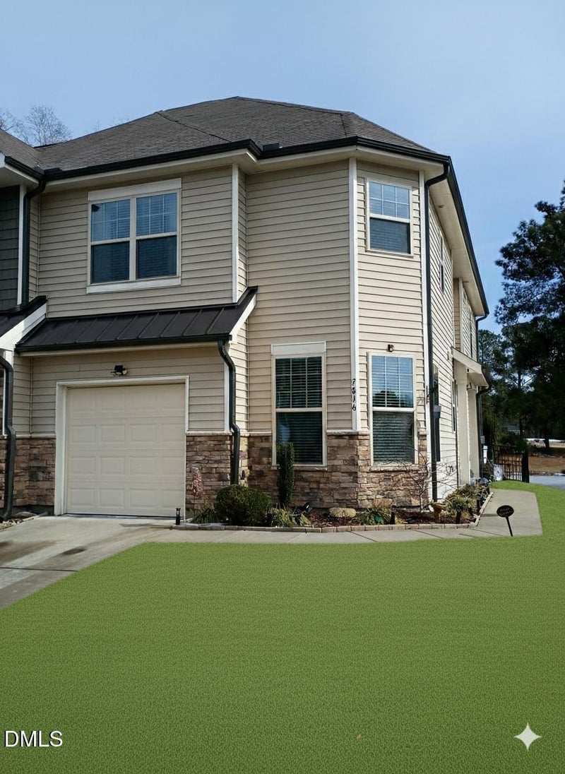 7816 Honeysuckle Bend Dr, Raleigh, NC 27616