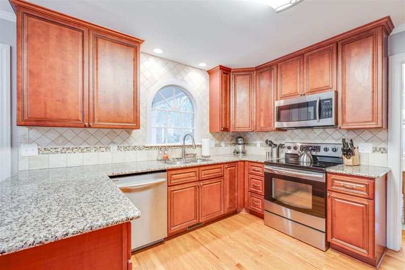 7817 Highlandview Cir, Raleigh, NC 27613