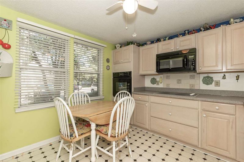 7817 Stephanie Ln, Raleigh, NC 27615