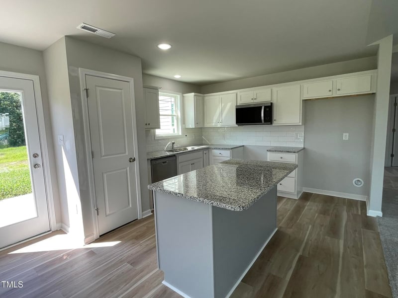 782 Sherrill Farm Dr, Benson, NC 27504