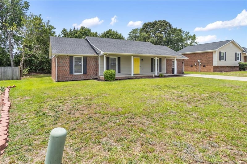 7820 Loxley Dr, Fayetteville, NC 28314