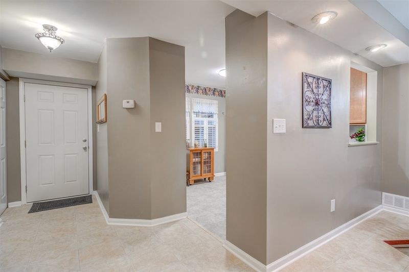 7821 Stephanie Ln, Raleigh, NC 27615