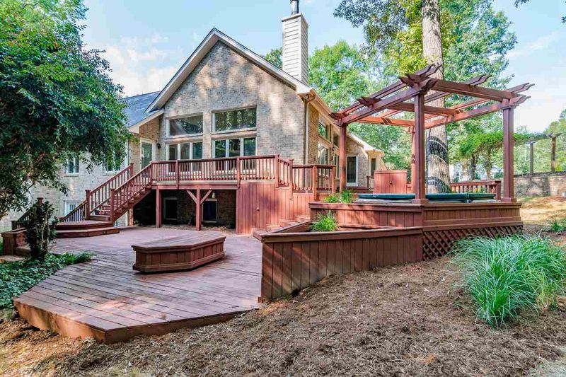 7824 Belgium Dr, Raleigh, NC 27606