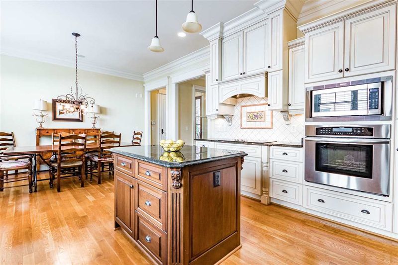 7826 Monument Ln, Raleigh, NC 27615