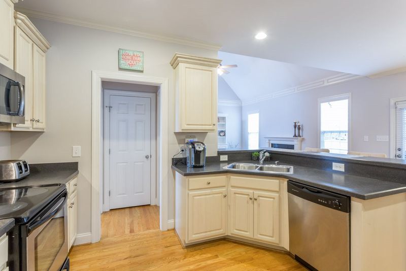 7828 Lagenaria Dr, Angier, NC 27501